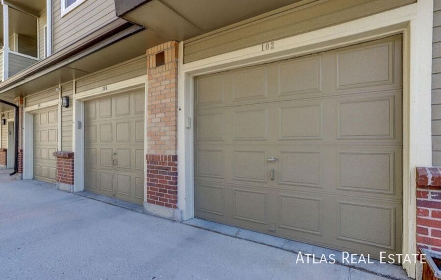 Building Photo - 6001 S Yosemite St