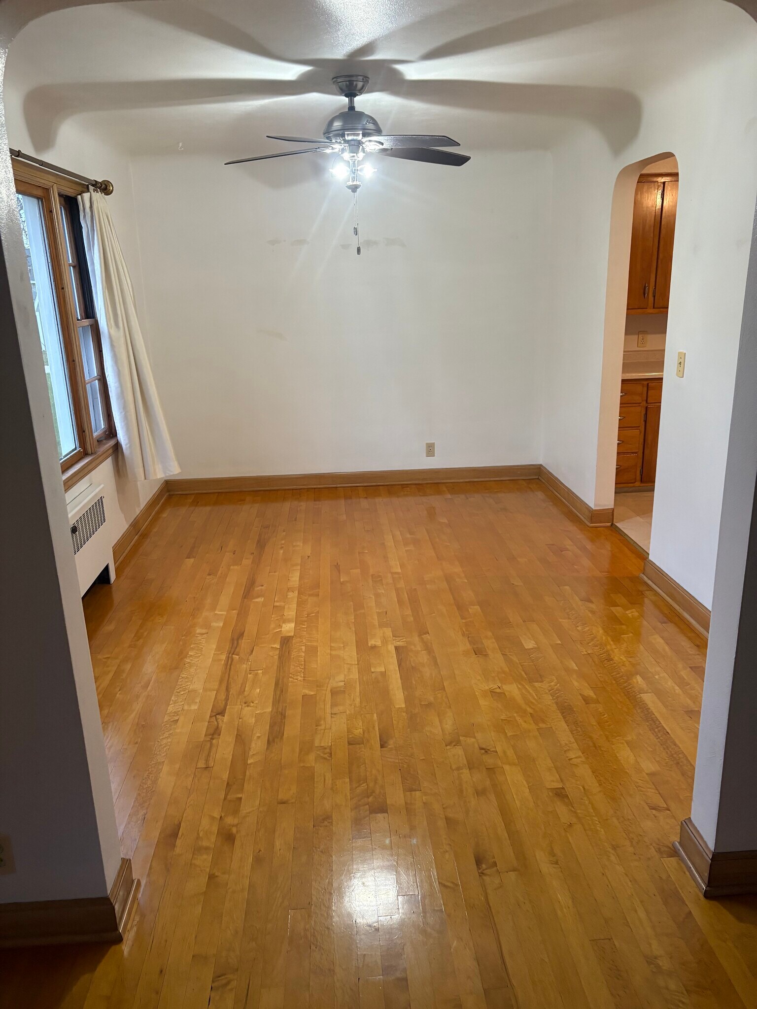 Dining room - 135 S John St