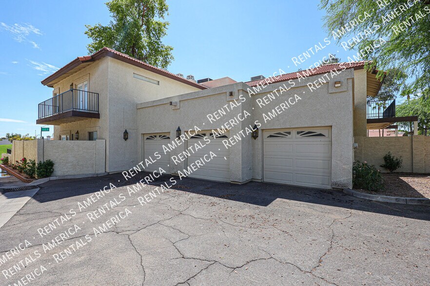 Building Photo - 8849 S 51st St