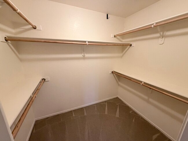 Building Photo - 412 E Jasper Dr