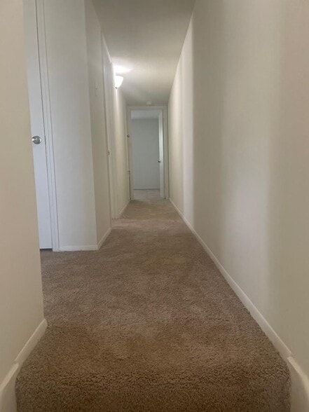 Building Photo - 5104 W Esplanade Ave