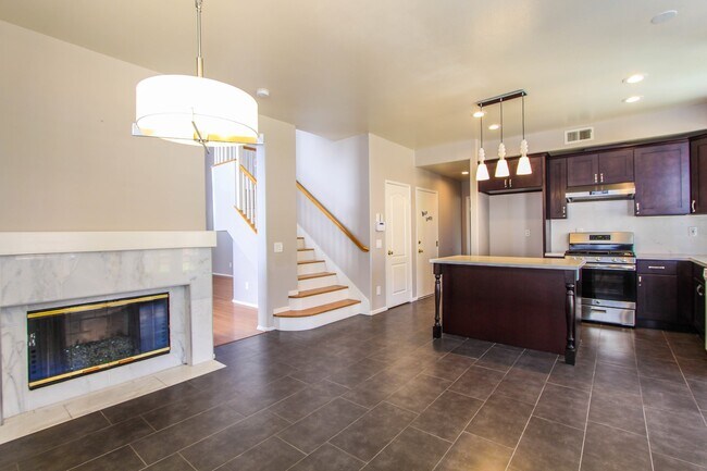 Building Photo - 655 Roscoe St