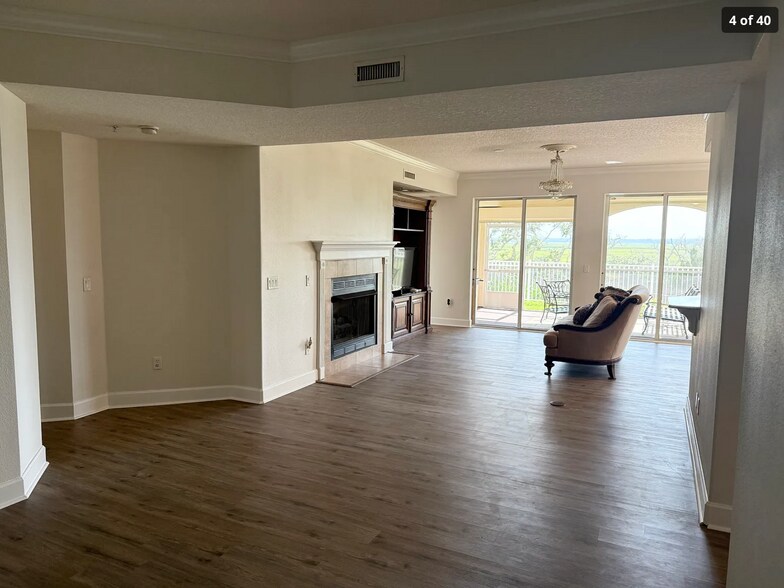Building Photo - 445 N Ocean Grande Dr