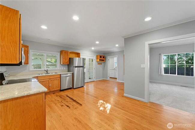Building Photo - Stunning Newly Remodeled 3-Bed, 2-Bath Home in Great Location!