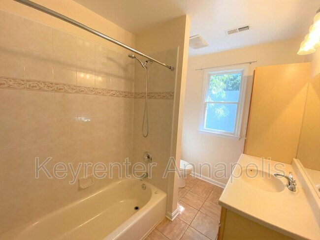 Building Photo - 1161 Green Holly Dr