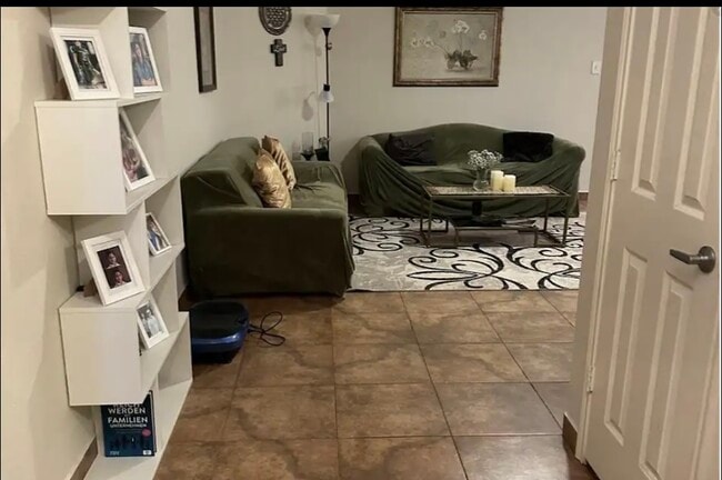 Building Photo - 1505 Hill Lockwoods Dr