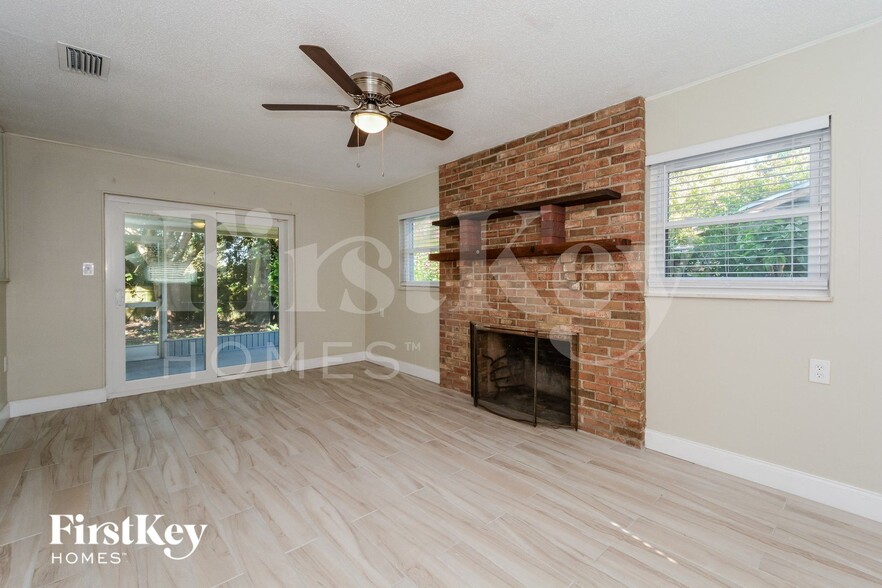 Building Photo - 4936 Bobbie Ave