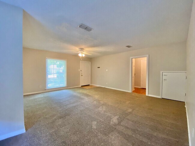 Building Photo - PRE LEASING NOW - AVAILABLE 7/14