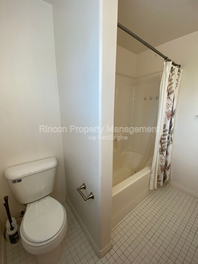 Building Photo - 11216 Snapdragon St