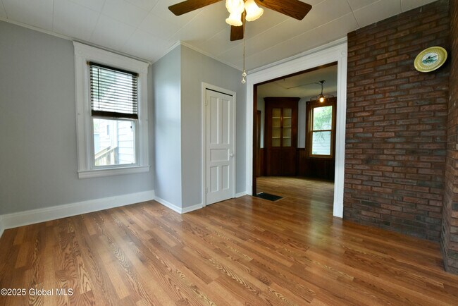 Building Photo - 113 N 3rd Ave