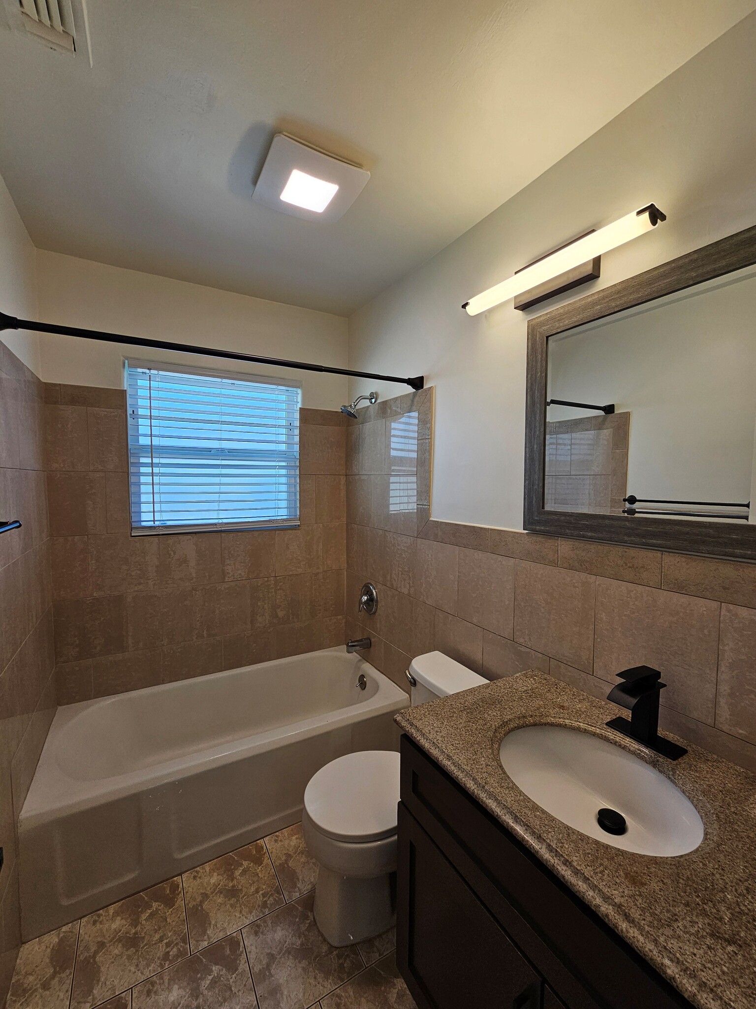 Building Photo - 2942 Midvale Ave