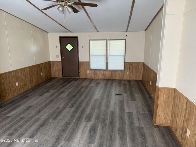 Building Photo - 3255 CR 208