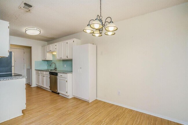 Building Photo - 3628 Hulen Park Cir