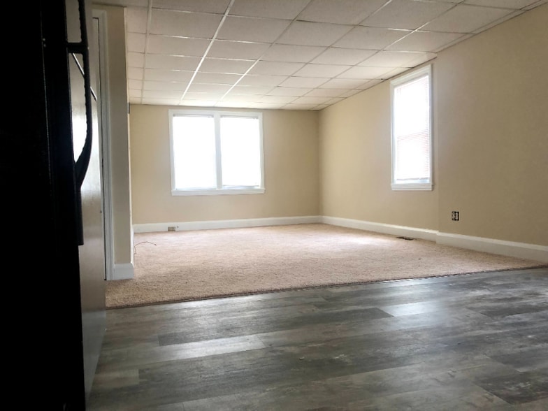 Building Photo - 13 Kemper Ave