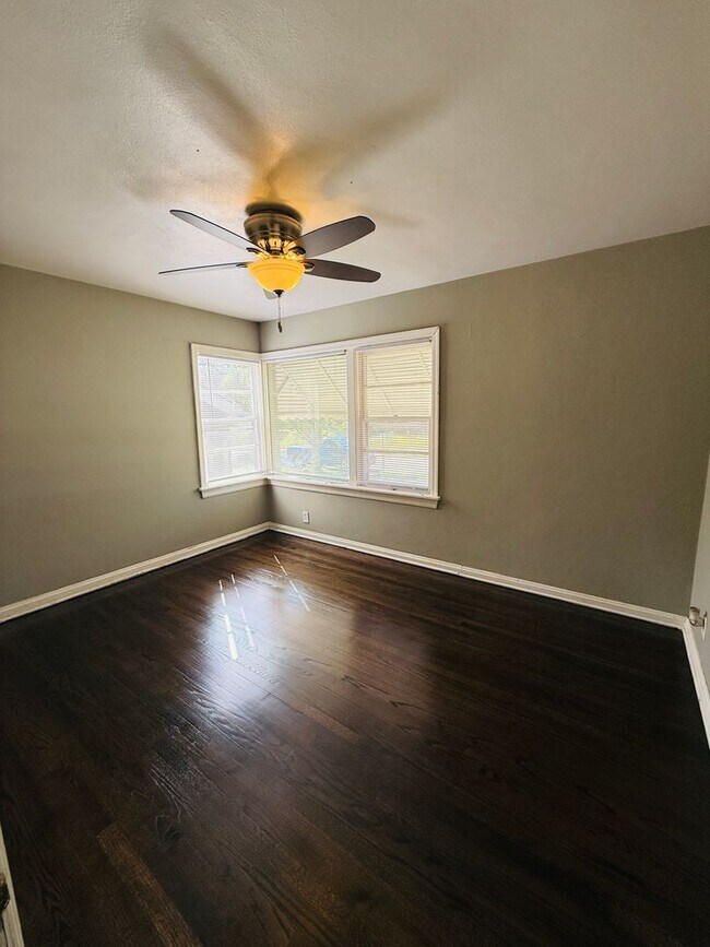 Building Photo - Spacious 3 Bedroom Rental!