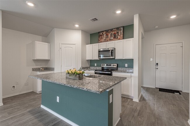 Building Photo - 117 Rockbridge Dr