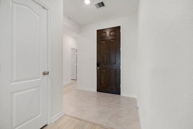 Building Photo - 7618 Coral Ky Dr