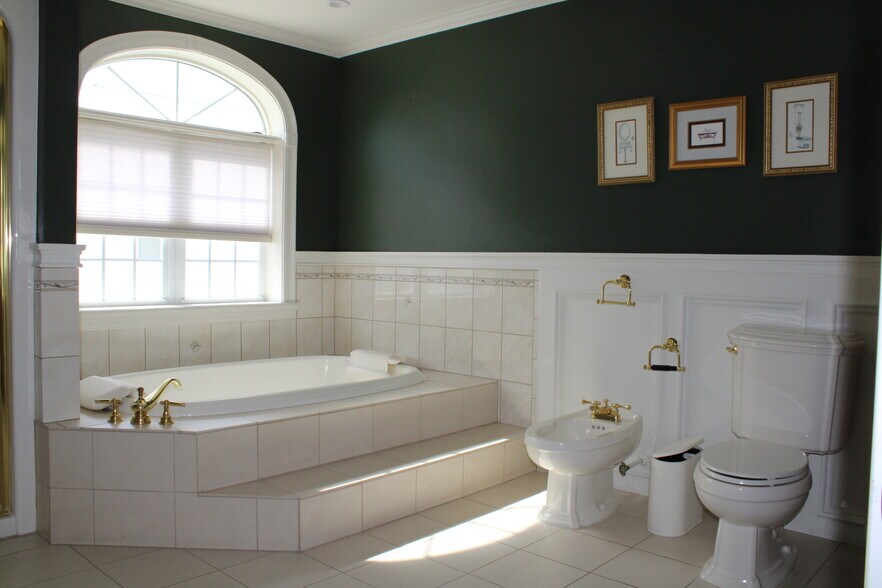 Building Photo - 33 Franklin St