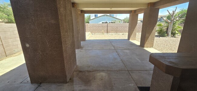 Building Photo - 2611 W Gypsum Ave