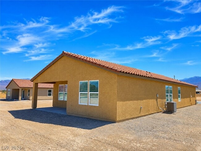 Building Photo - 663 Huyana Wind Dr
