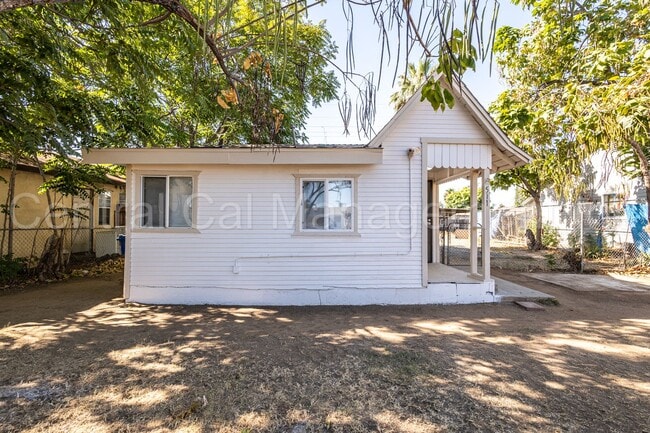Primary Photo - 2 Bedroom/1 Bath Home - $1550 Per Month!