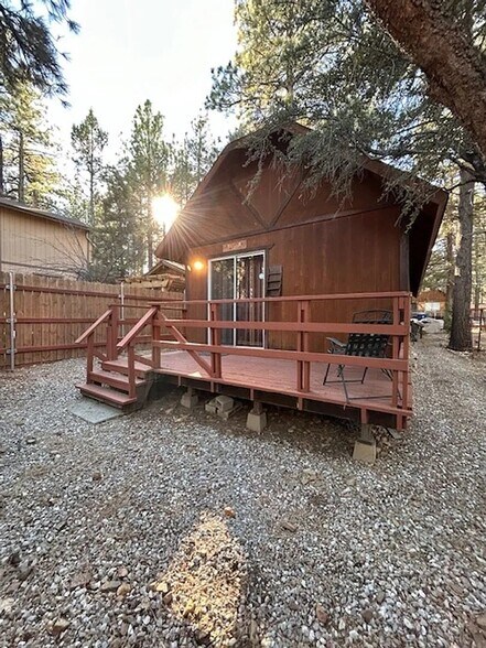 Building Photo - 259 Spruce Ln