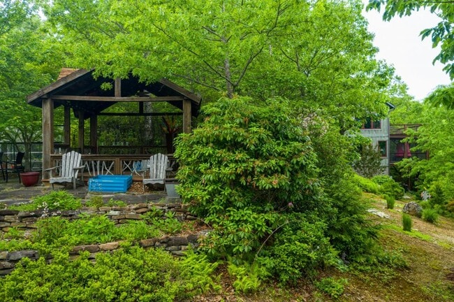 Building Photo - 348 Winding Ridge