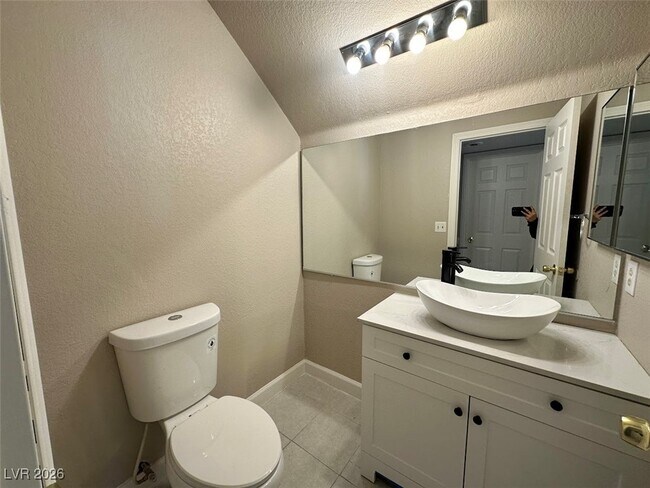 Building Photo - 120 Clifton Heights Dr