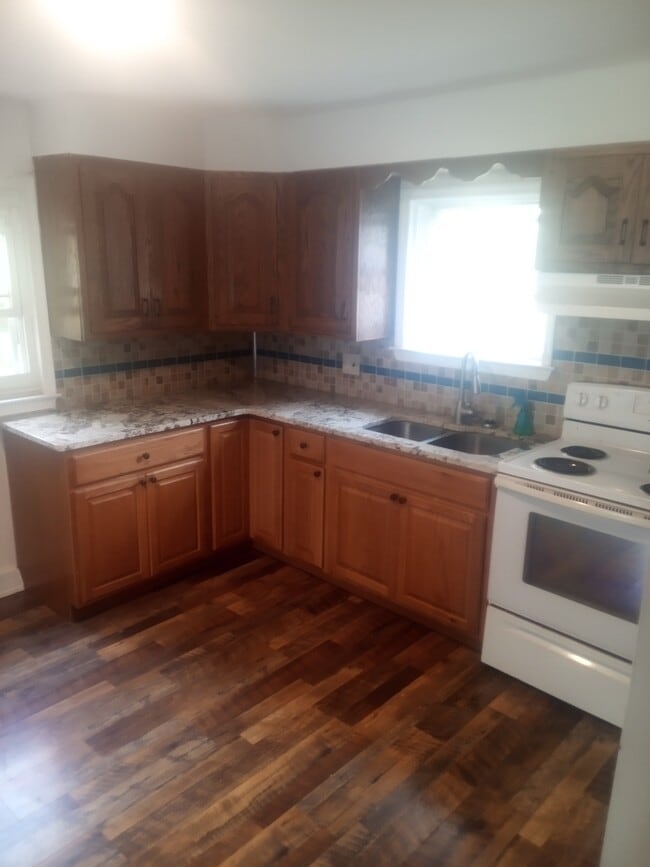 Building Photo - 8 Murphy Ave