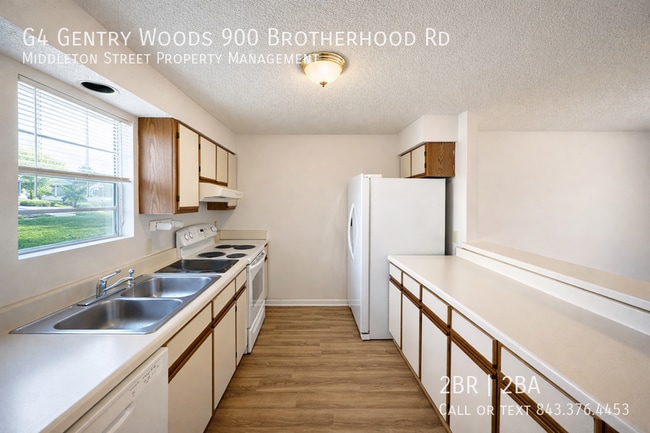 Building Photo - G4 Gentry Woods 900 Brotherhood Rd