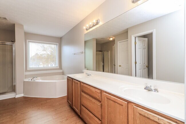 Building Photo - 123 Silver Arrow Cir