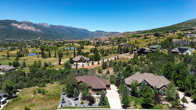 Building Photo - 3573 N Elkview Dr