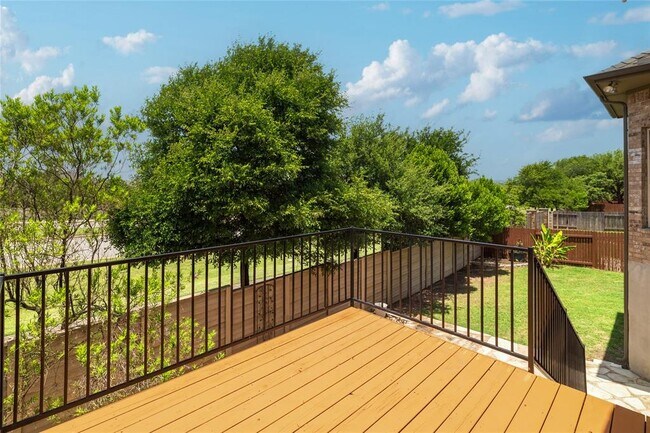 Building Photo - 2421 Blended Tree Ranch