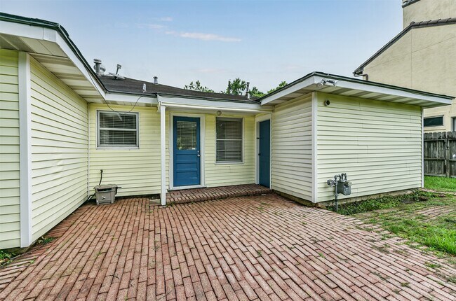 Building Photo - 4924 Palmetto St