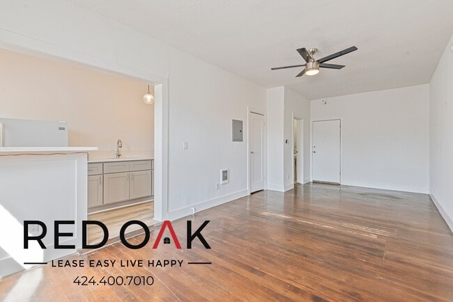 Building Photo - 5407 Sierra Vista Ave