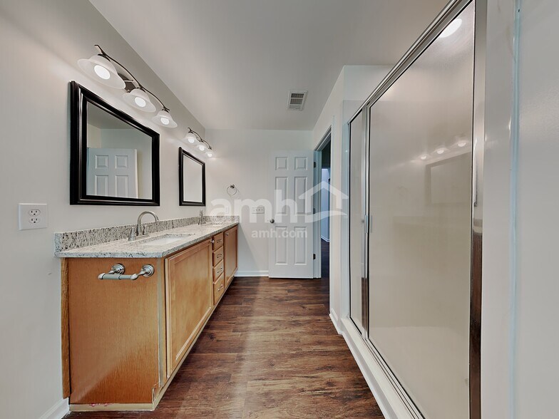 Building Photo - 362 Stonebridge Cir