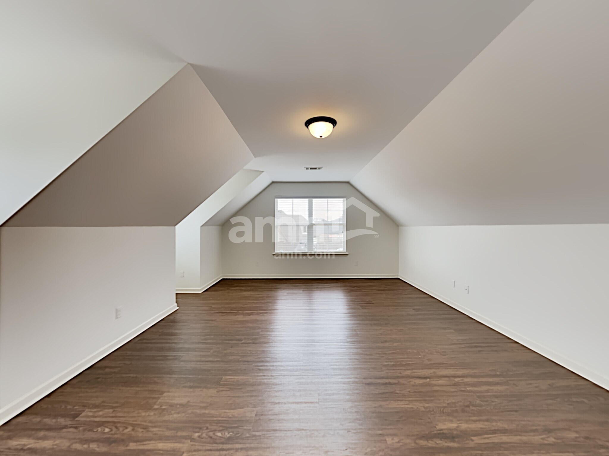 Building Photo - 1050 Kentshire Cv