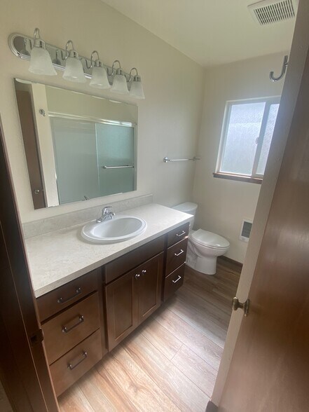 Building Photo - 1817 Taylor St