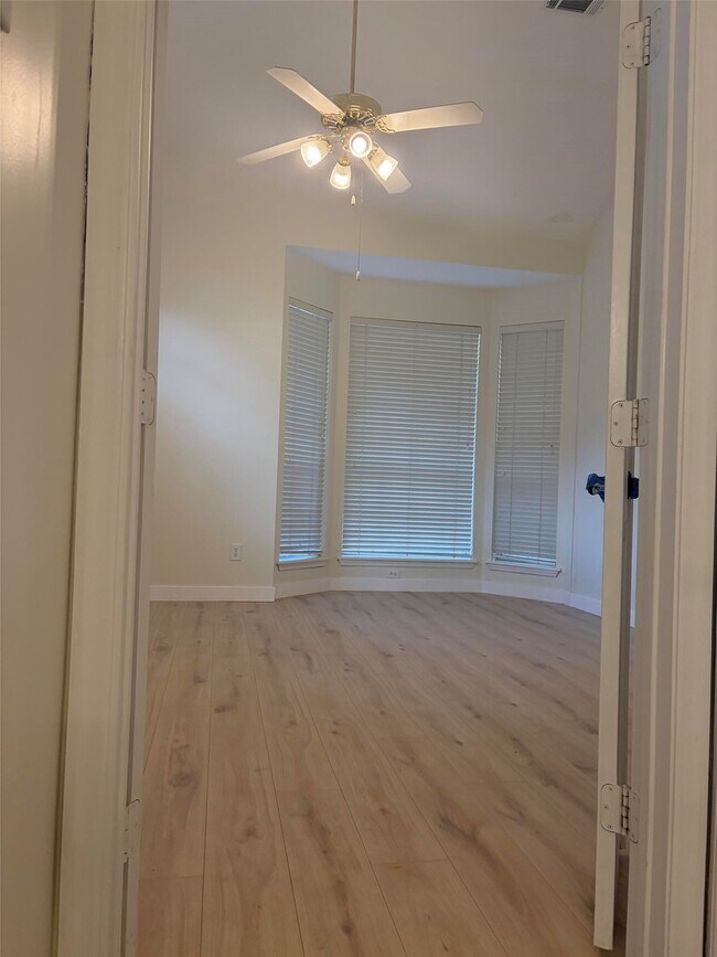 Building Photo - 22 E Sterling Pond Cir
