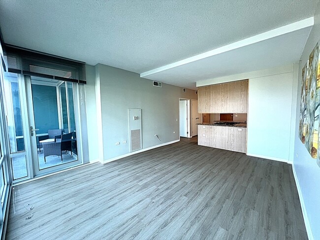 Building Photo - 9655 Woods Dr
