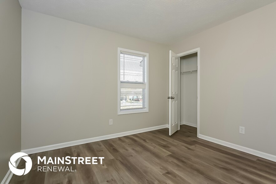 Building Photo - 561 Sunnyhill Dr