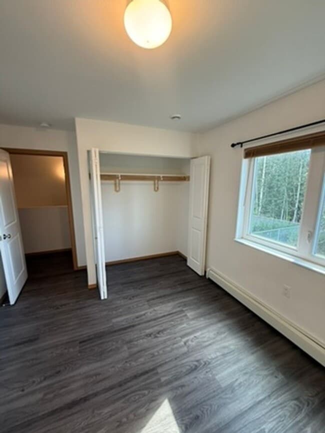 Building Photo - Modern 2-Bedroom Rental in North Pole!