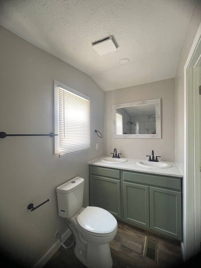 Building Photo - 3 BR 2 Bath 1,280 sq ft singlewide mobile ...