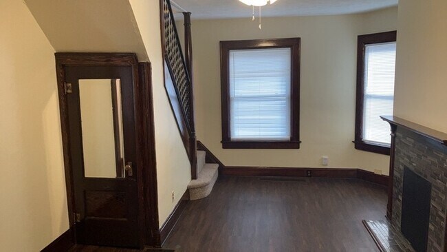 Building Photo - 319 E Canal St