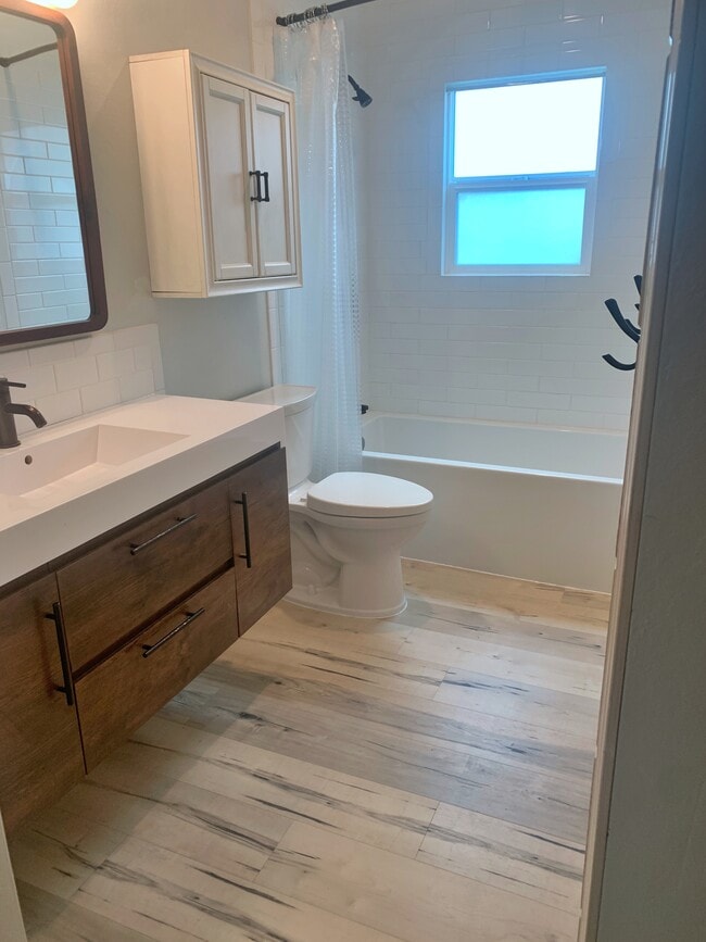 Building Photo - 1516 Oliver Ave