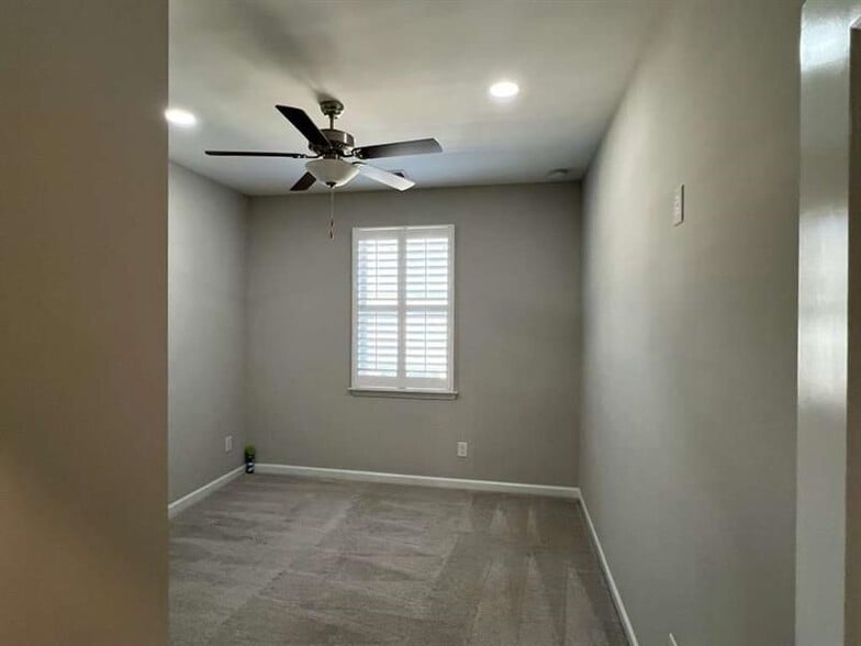 Building Photo - 4260 Essex Pond Wy