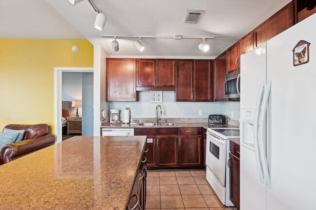 Building Photo - 9800 S Thomas Dr