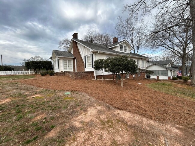 Building Photo - 3/2 House in Old East Rome $1,895