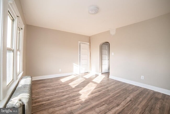 Building Photo - 307 Lincoln Ave