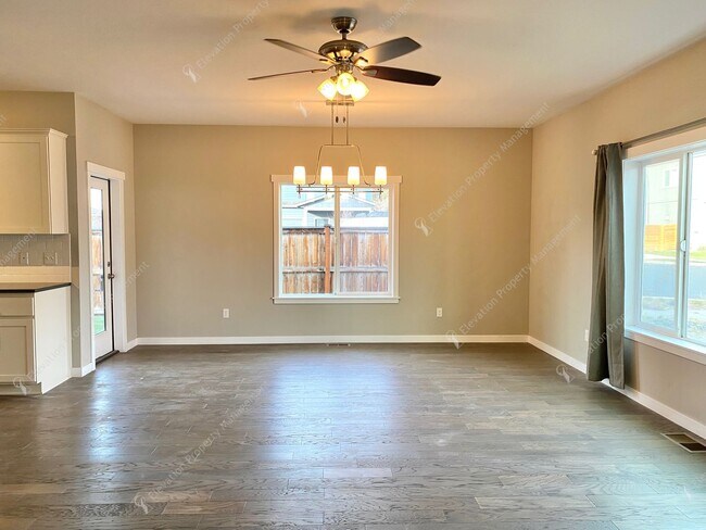 Building Photo - Bright Southeast Bend Home Near Canal Trai...